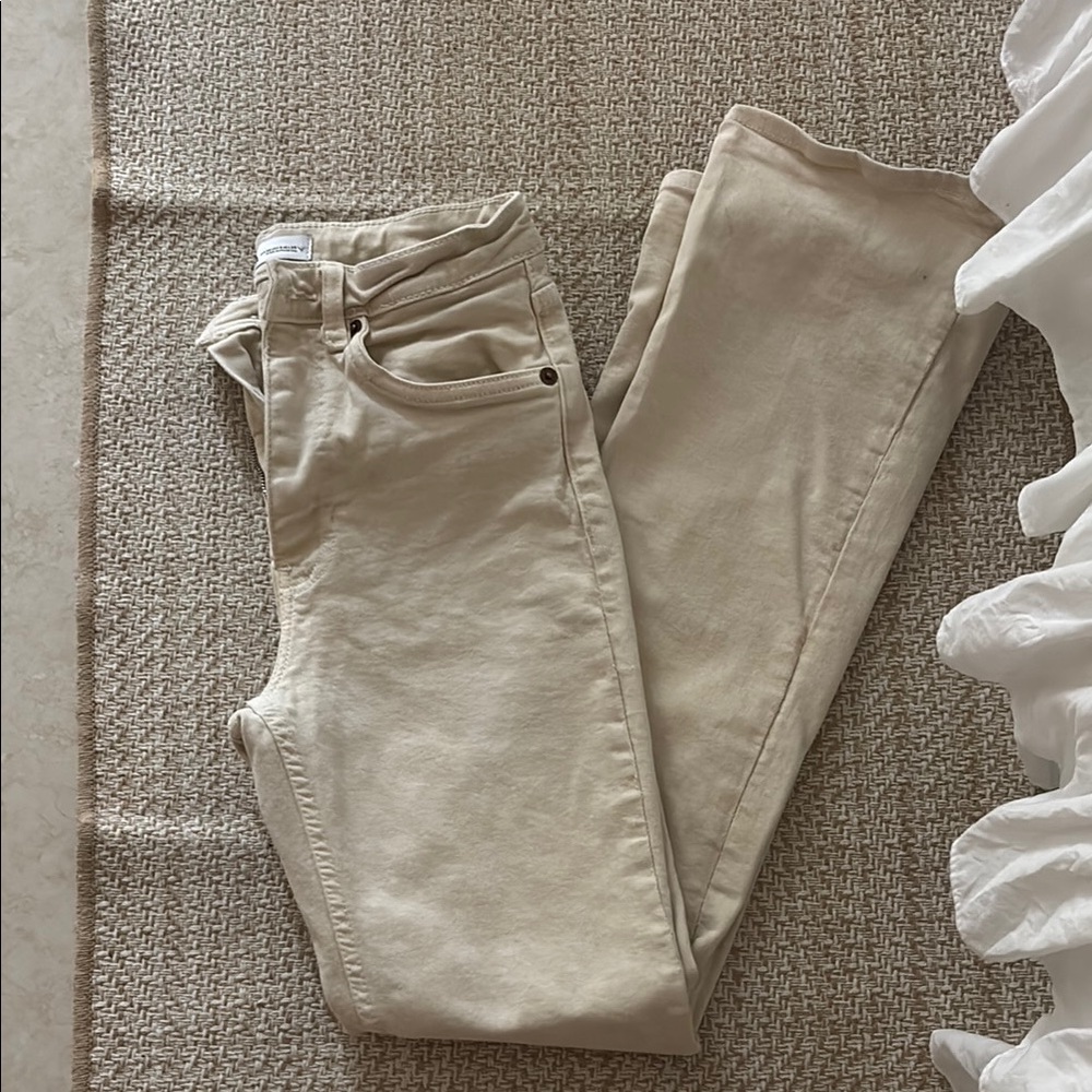 Zara Cream Straight Leg Jeans Classic Style